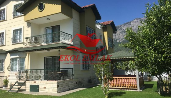 ANTALYA KEMER MERKEZDE SATILIK 4+1 VİLLA